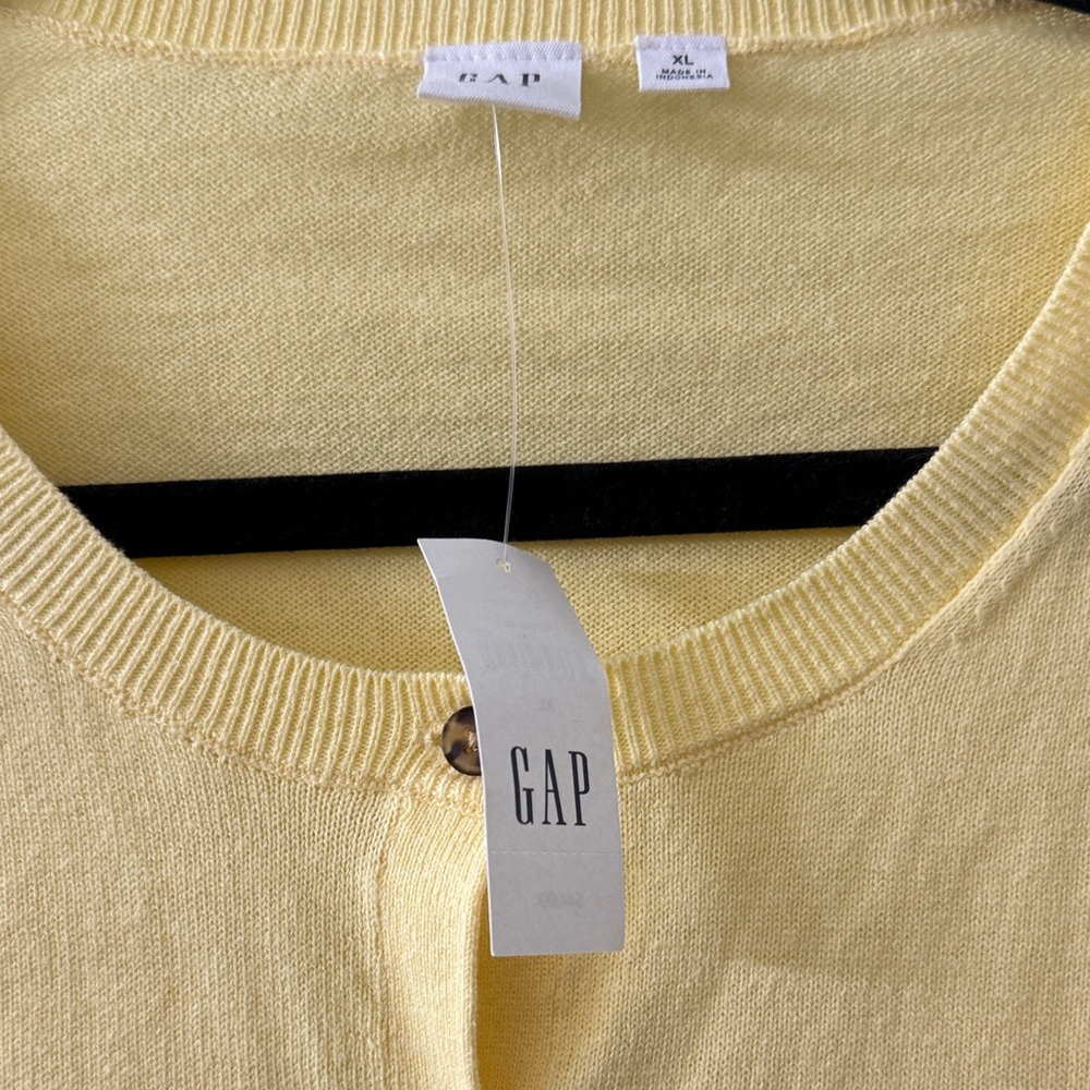GAP Sunny Yellow Women's Cardigan - Picture 2 of 3
